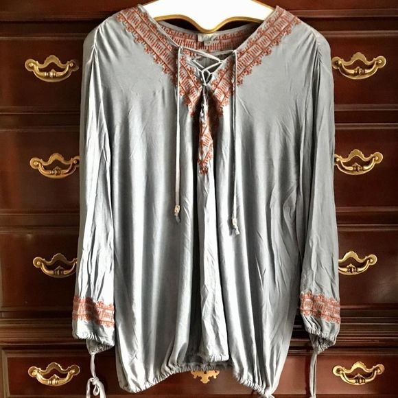 POL Boho Blue Embroidered Top, Medium (runs large) - Picture 10 of 10